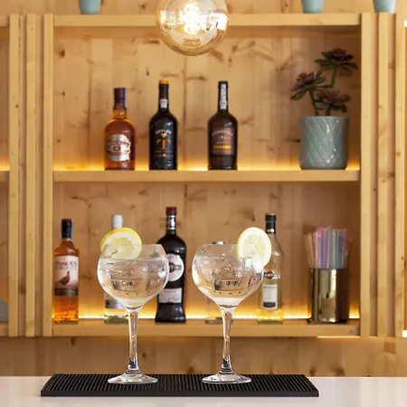 Carcavelos Beach Hotel Hotel 4*