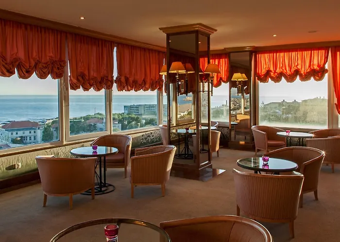 Carcavelos Beach Hotel 4*