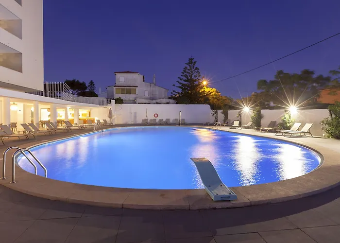 Carcavelos Beach Hotel 4*