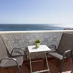 Carcavelos Beach Hotel