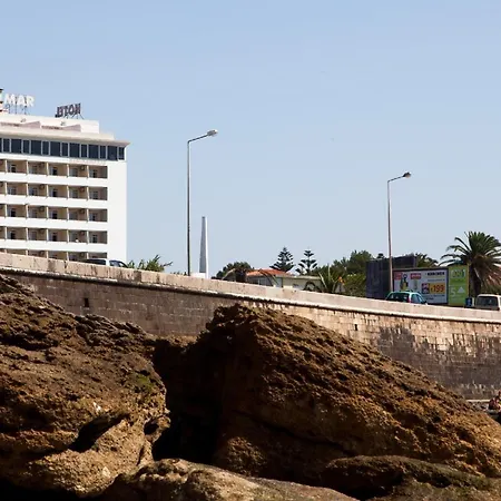 Carcavelos Beach Hotel Otel