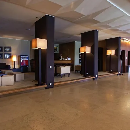 Carcavelos Beach Hotel 4*