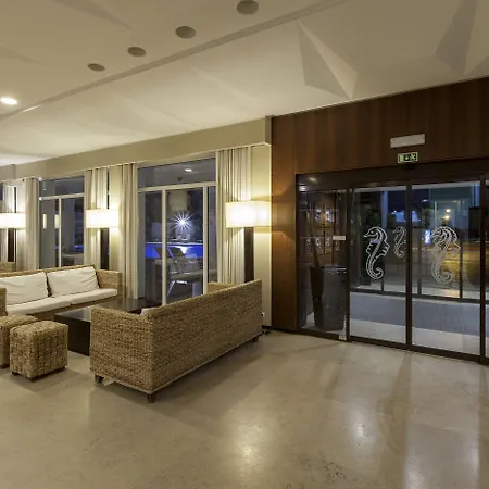 Carcavelos Beach Hotel