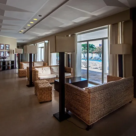 Carcavelos Beach Hotel Otel
