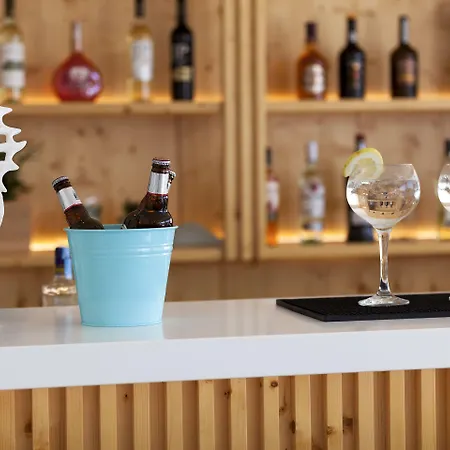 Hotel Carcavelos Beach Hotel 4*