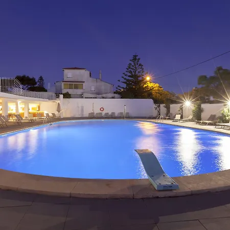 Carcavelos Beach Hotel 4*