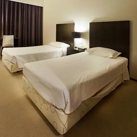 Carcavelos Beach Hotel Otel 4*