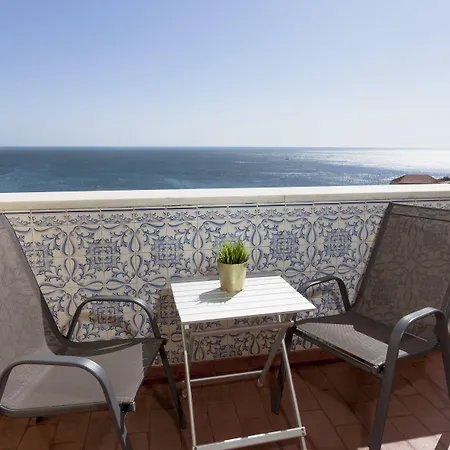Carcavelos Beach Hotel
