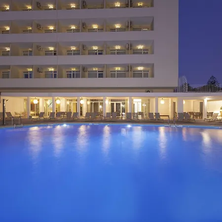 Carcavelos Beach Hotel 4*
