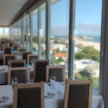 Carcavelos Beach Hotel 4*